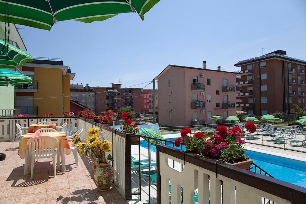 Hotel Vianello Lido di Jesolo Exterior foto